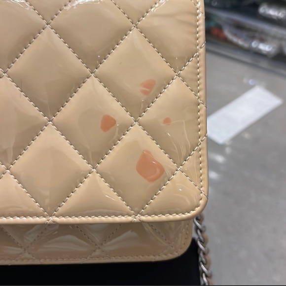 Chanel Wallet on Chain Patent Leather - Picture 4 of 12